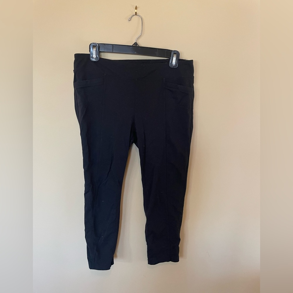 ATHLETA women’s black crop leggings, sz L, pockets